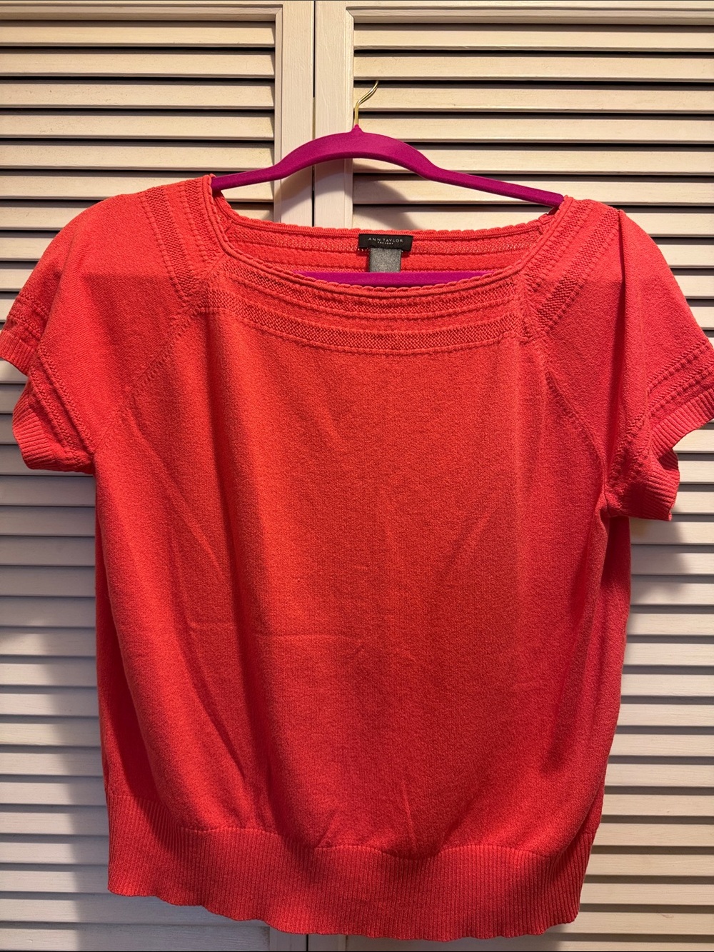 Ann Taylor Factory Coral Short-Sleeve Knit Top ~ Large